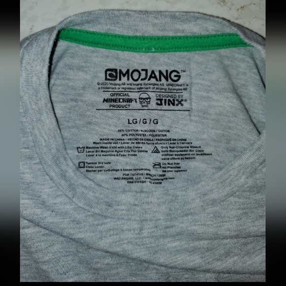 Mojang Mindcraft Reversible Pocket tee - Picture 5 of 7